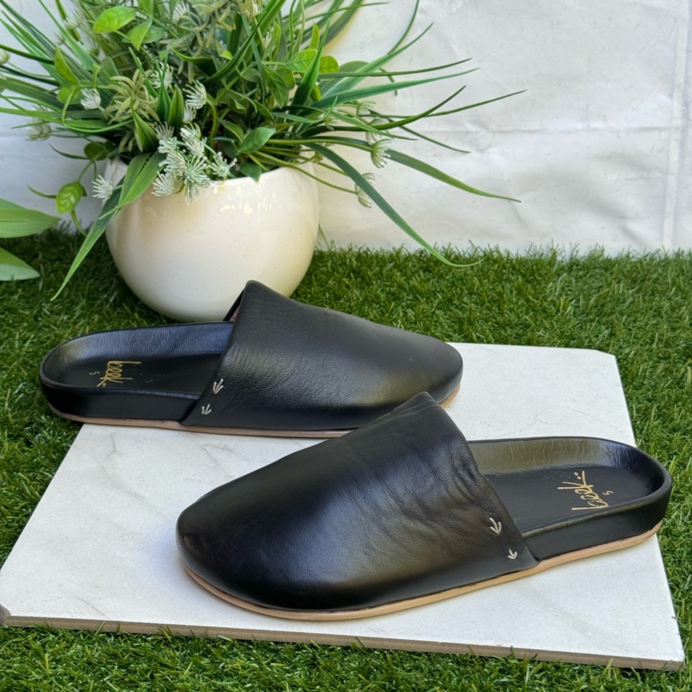 Beek Apalis Black Leather Clogs size 5 brand new - Picture 2 of 14